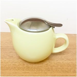 Vintage Bee House Tea Pot Metal Lid Japan Yellow